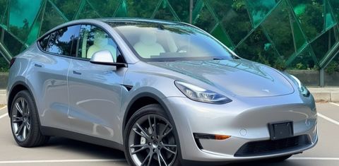 Tesla Model Y 2025