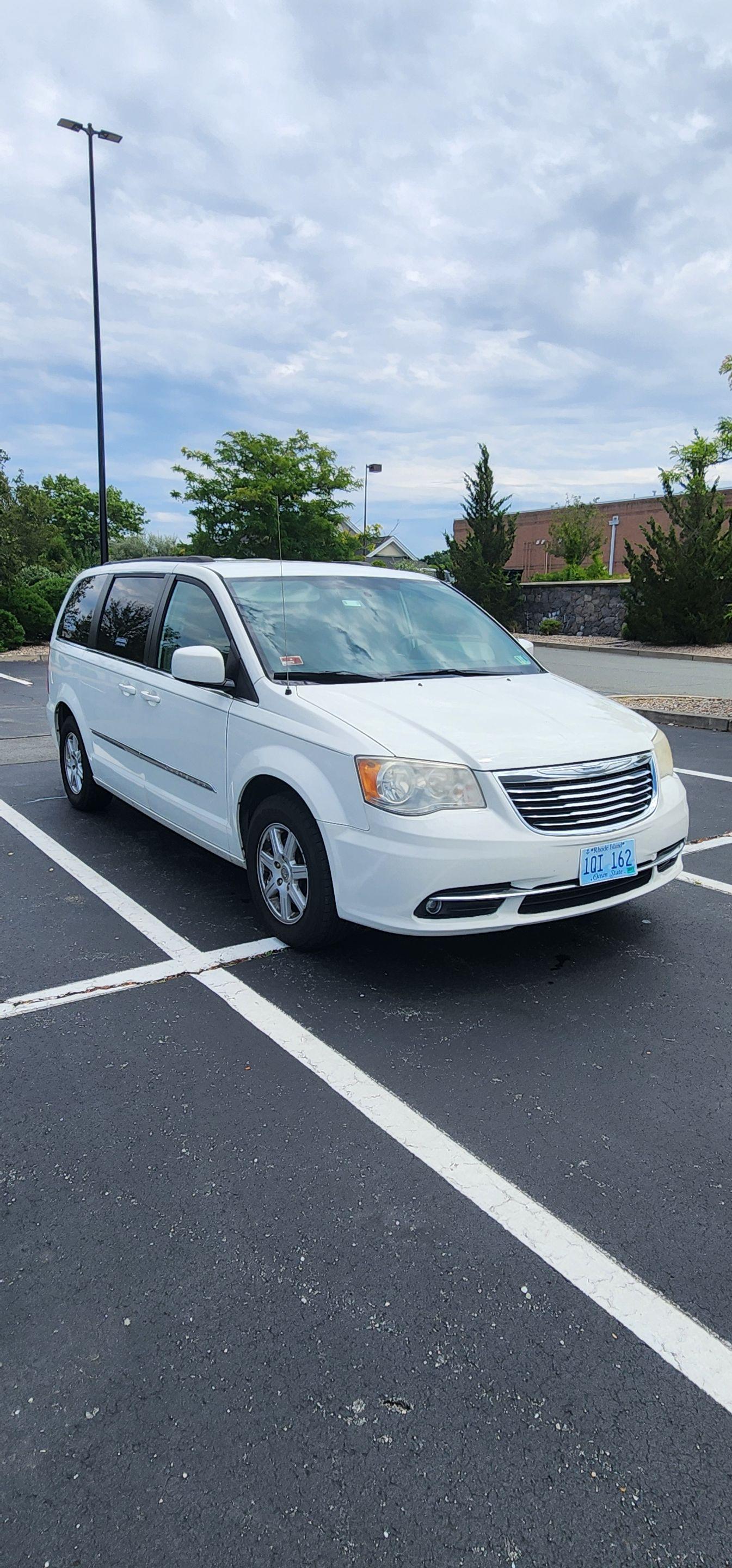 Chrysler Town & Country 2013 in Providence, RI
