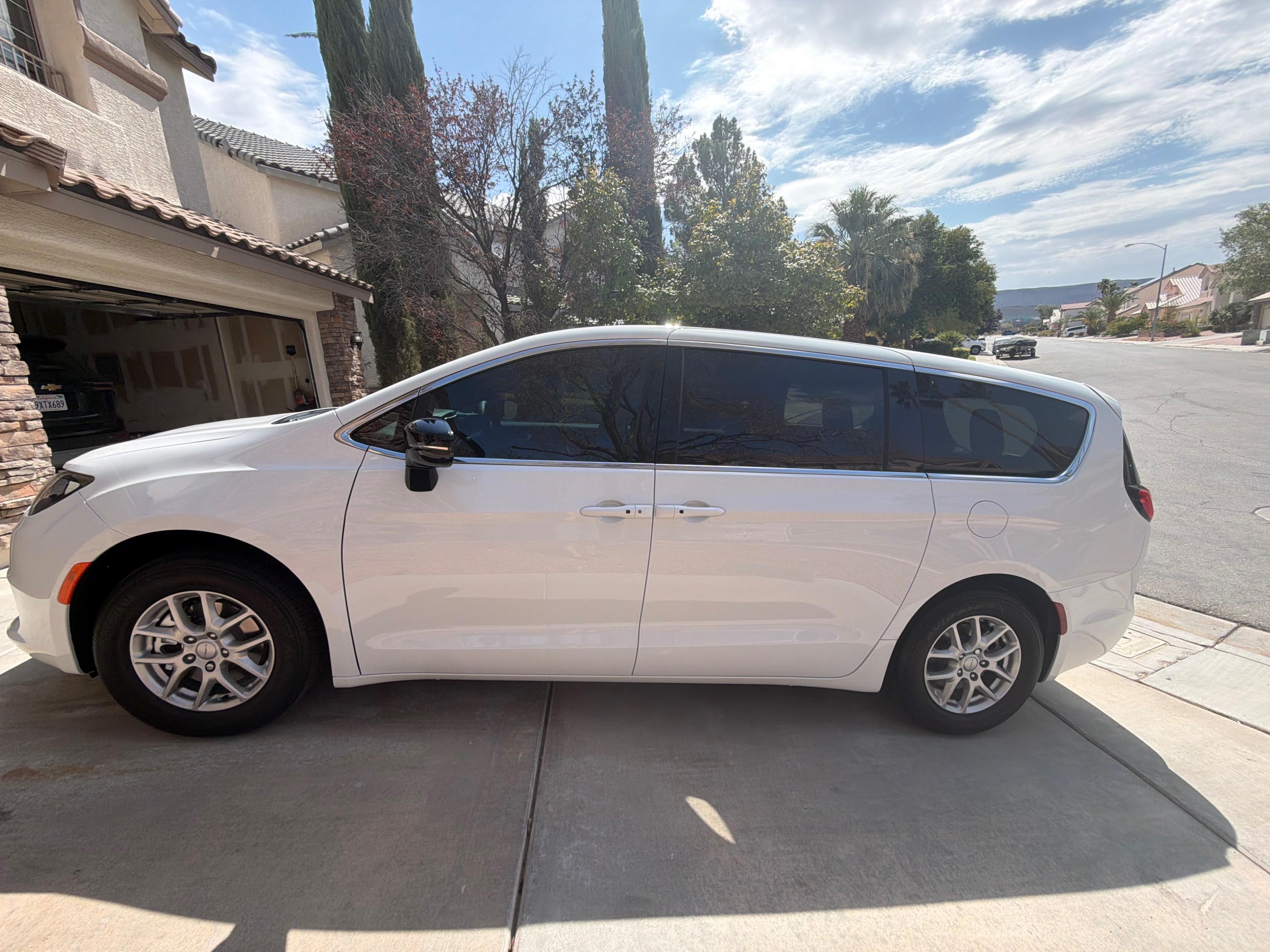Chrysler Pacifica 2027 in Las Vegas, NV