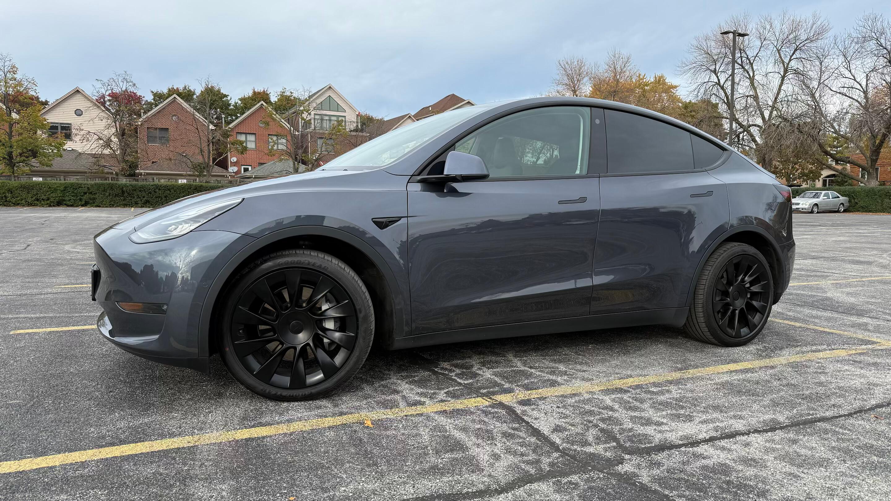 Tesla Model Y 2021 in Chicago, IL
