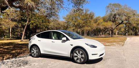 Tesla Model Y 2023