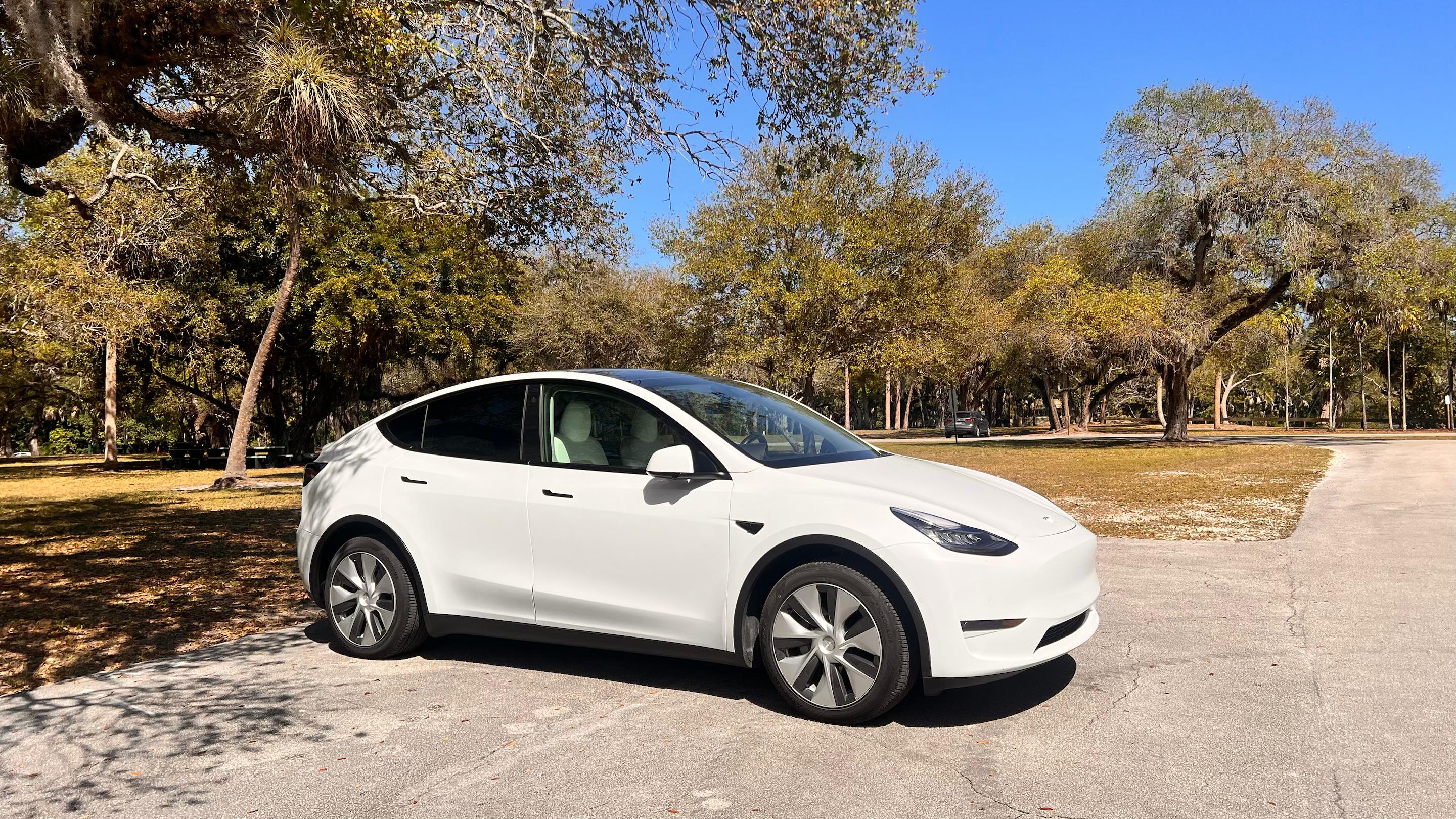 Tesla Model Y 2023 in Fort Lauderdale, FL