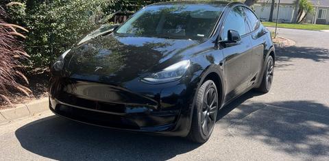 Tesla Model Y 2024