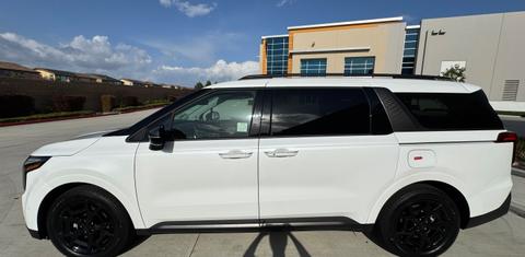 Kia Carnival Hybrid 2025