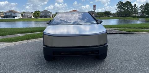 Tesla Cybertruck 2025
