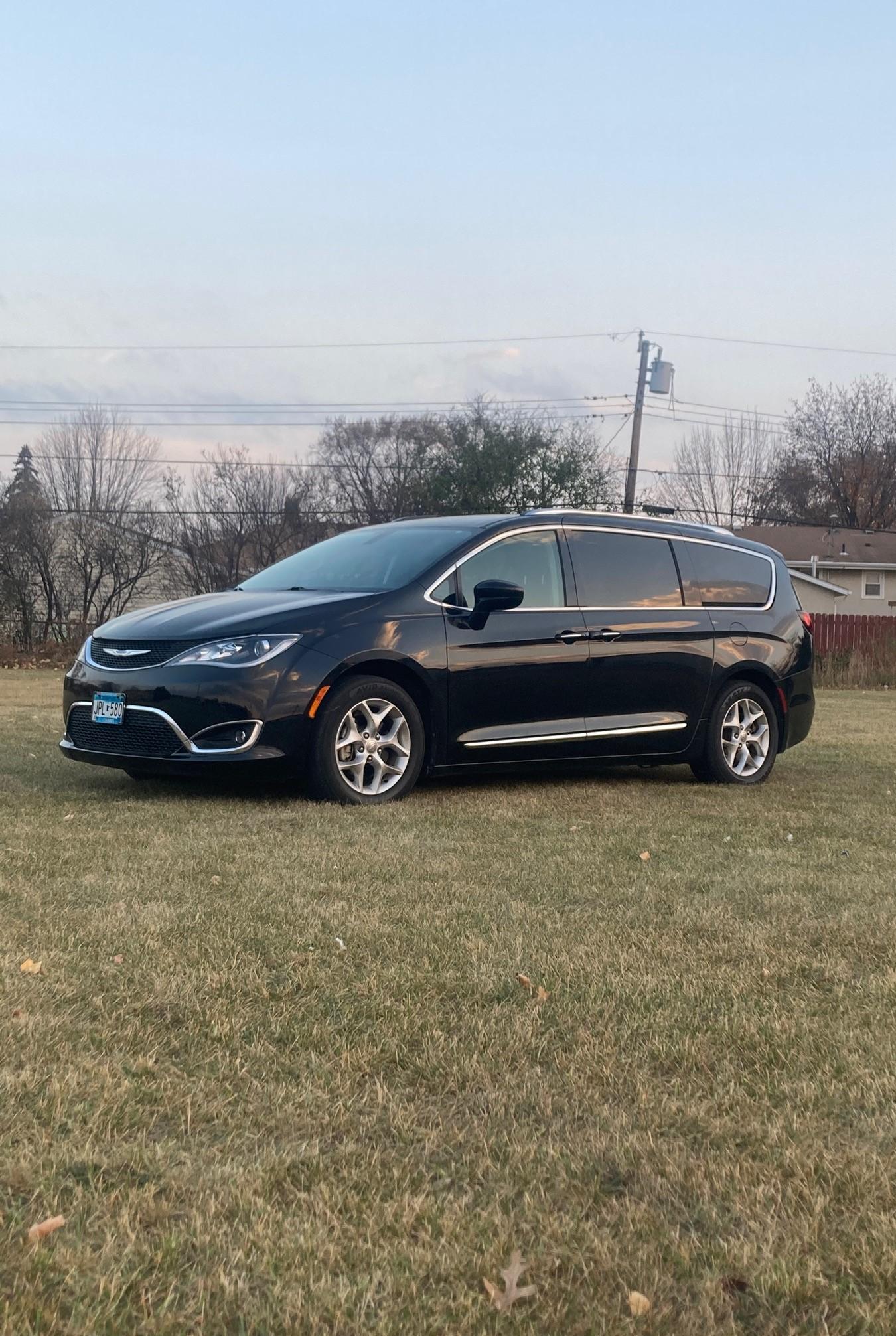 Chrysler Pacifica 2018 in Inver Grove Heights, MN