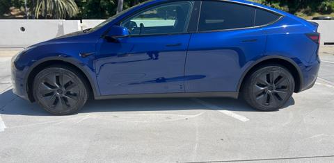 Tesla Model Y 2024
