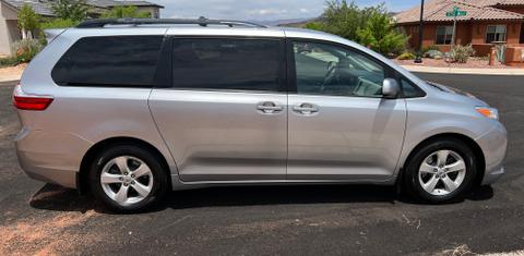Toyota Sienna 2016
