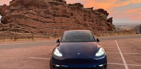 Tesla Model Y 2025