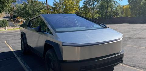 Tesla Cybertruck 2026
