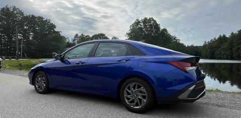 Hyundai Elantra 2024