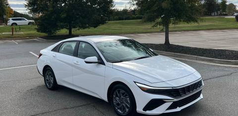 Hyundai Elantra 2024