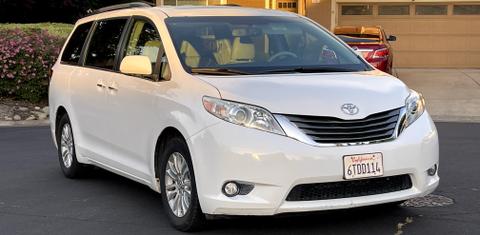 Toyota Sienna 2011