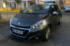 Peugeot 208 2016 à Lyon