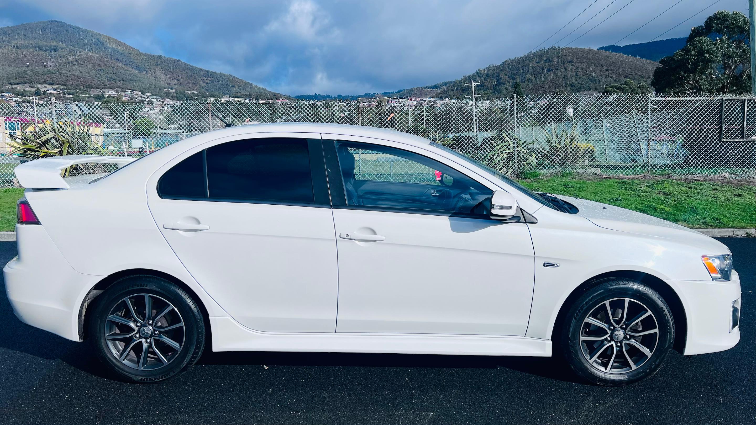 Mitsubishi LANCER 2016 in New Town
