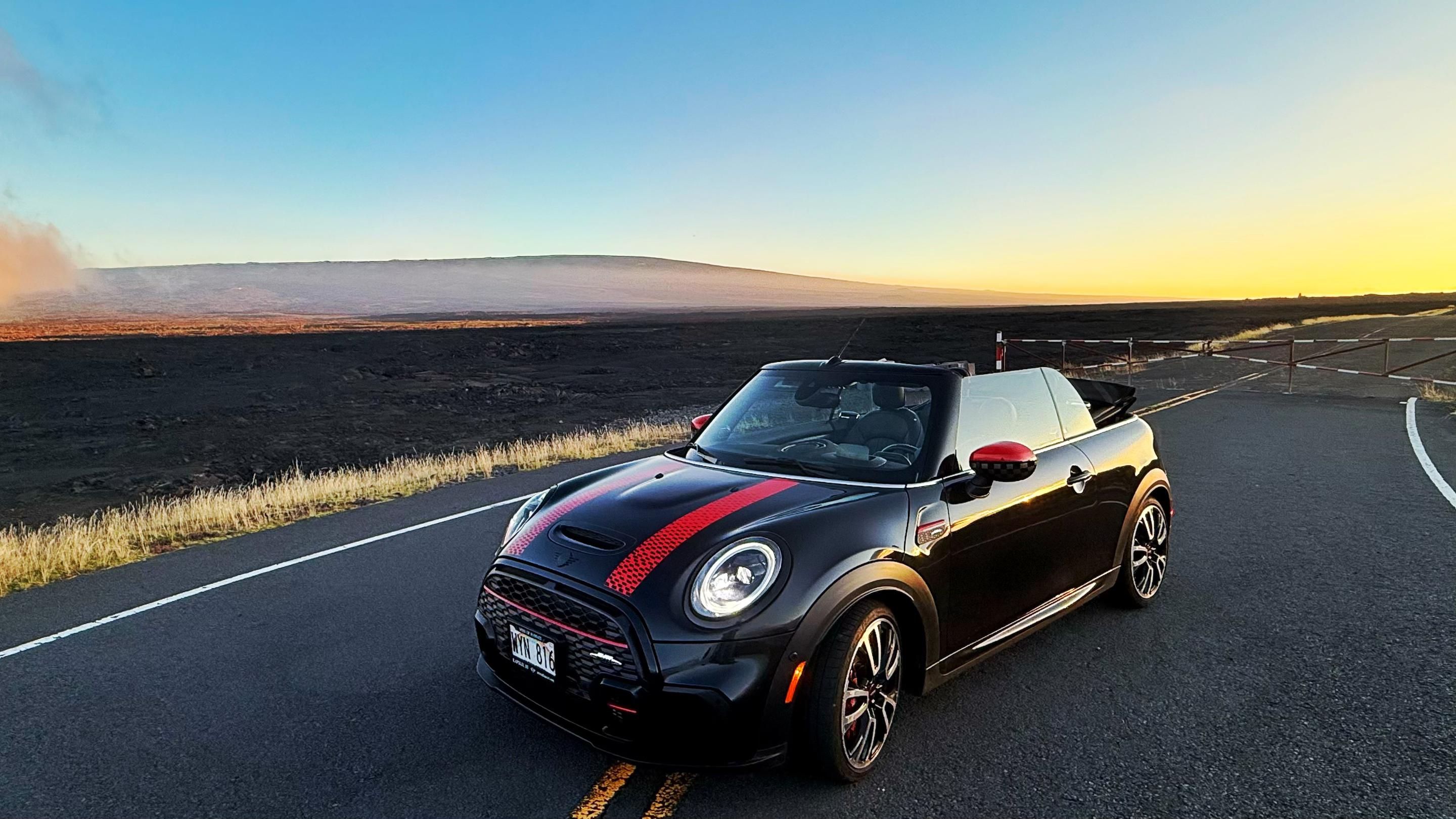 MINI Convertible 2024 in Volcano, HI