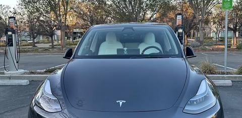 Tesla Model Y 2024