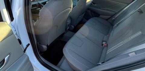 Hyundai Elantra 2024