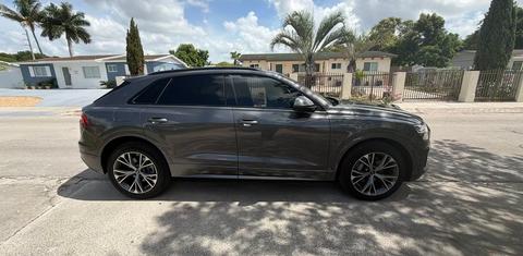 Audi Q8 2023