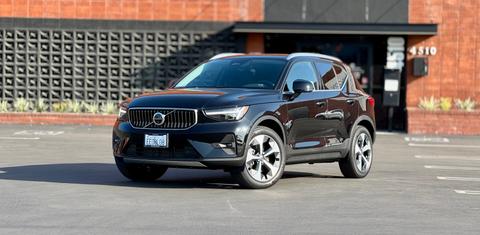Volvo XC40 2025
