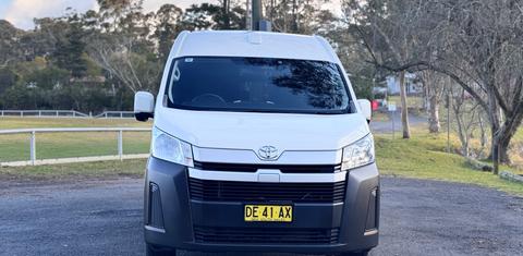 Toyota HIACE 2022