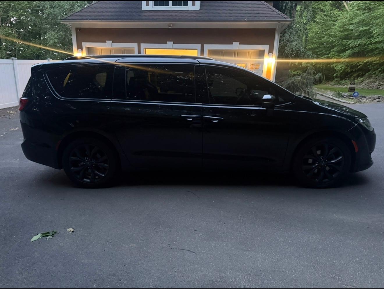 Chrysler Pacifica 2020 in Bristol, CT