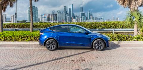Tesla Model Y 2025