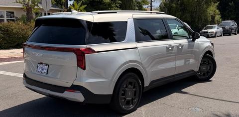 Kia Carnival Hybrid 2026