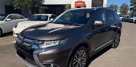 Mitsubishi OUTLANDER 2017