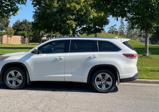 Toyota Highlander car