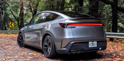 Tesla Model Y 2026