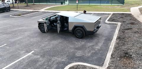 Tesla Cybertruck 2024