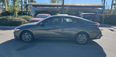 Hyundai Elantra 2024