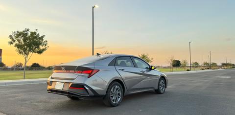 Hyundai Elantra 2024