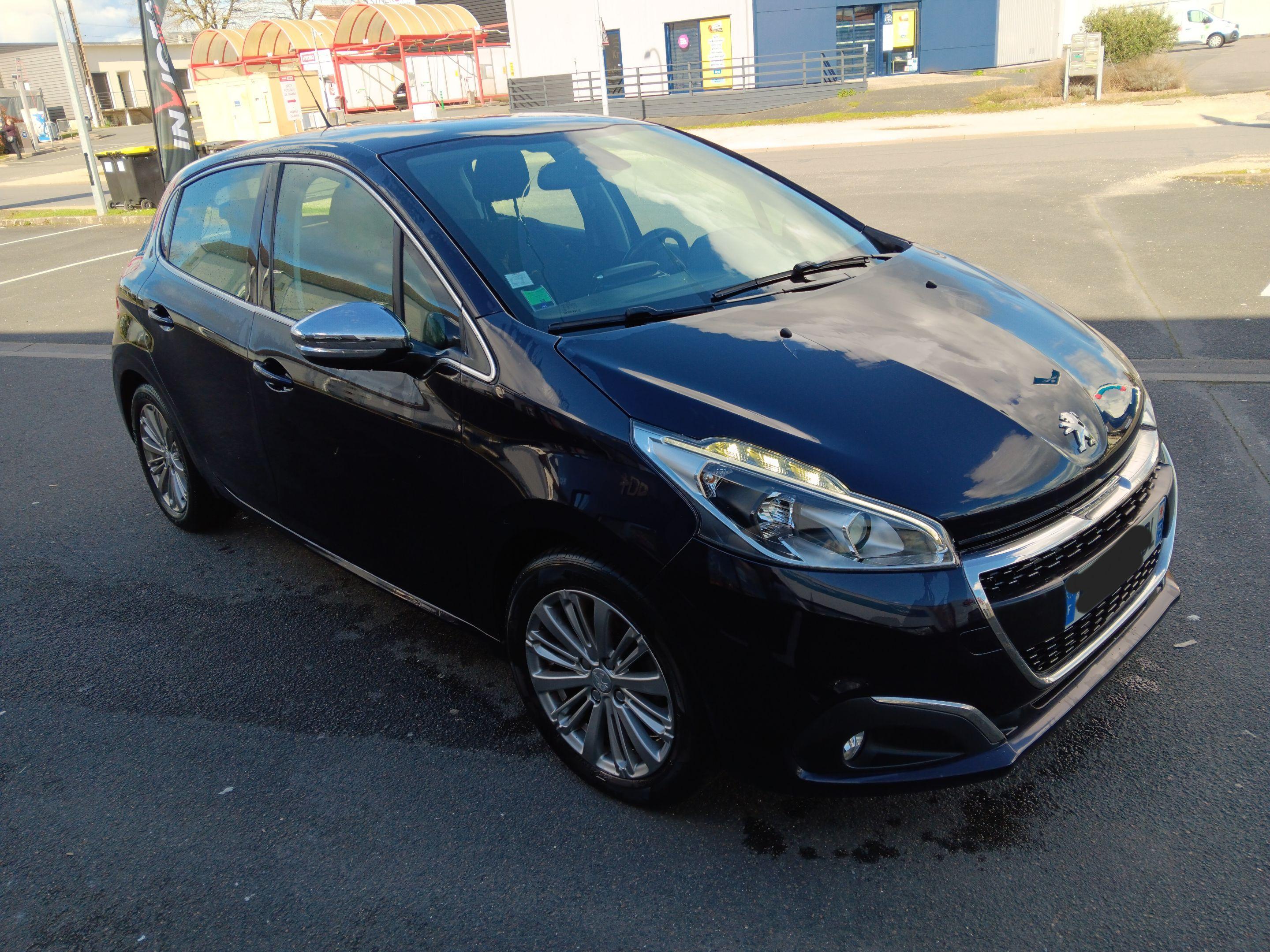 Peugeot 208 2018 à Blois