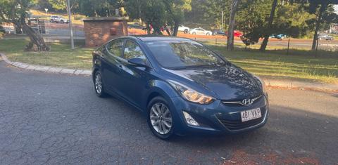 Hyundai ELANTRA 2014