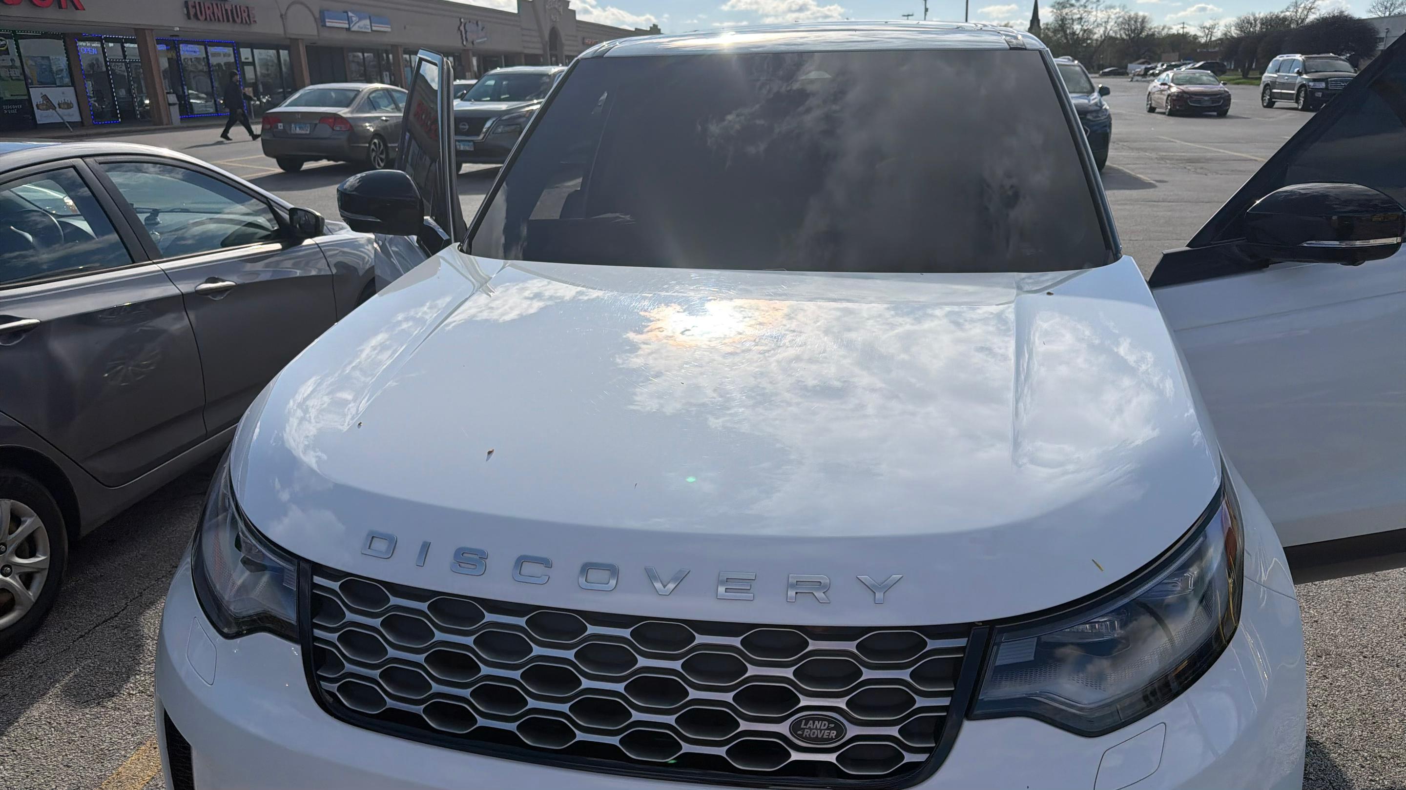 Land Rover Discovery 2024 in 