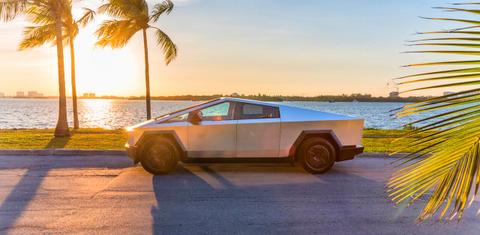 Tesla Cybertruck 2025
