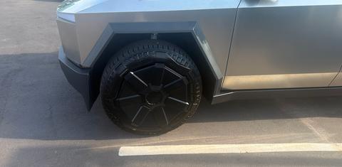 Tesla Cybertruck 2025
