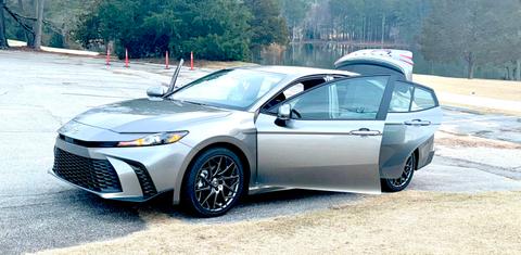 Toyota Camry Hybrid 2025