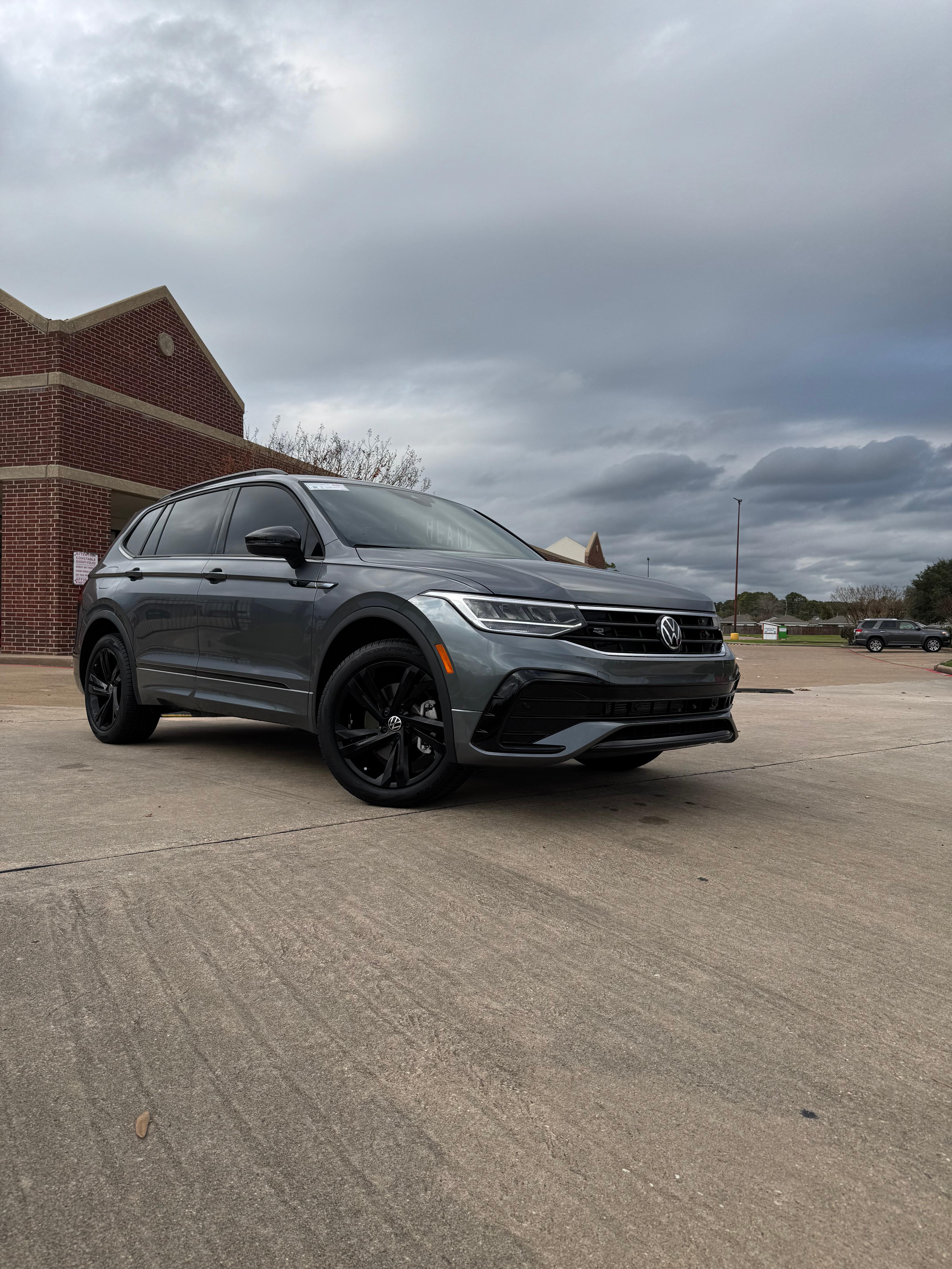 Volkswagen Tiguan 2024 in Houston, TX