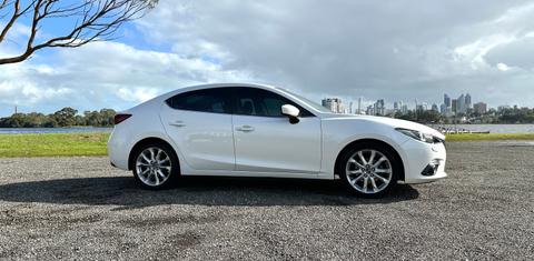 Mazda MAZDA3 2015