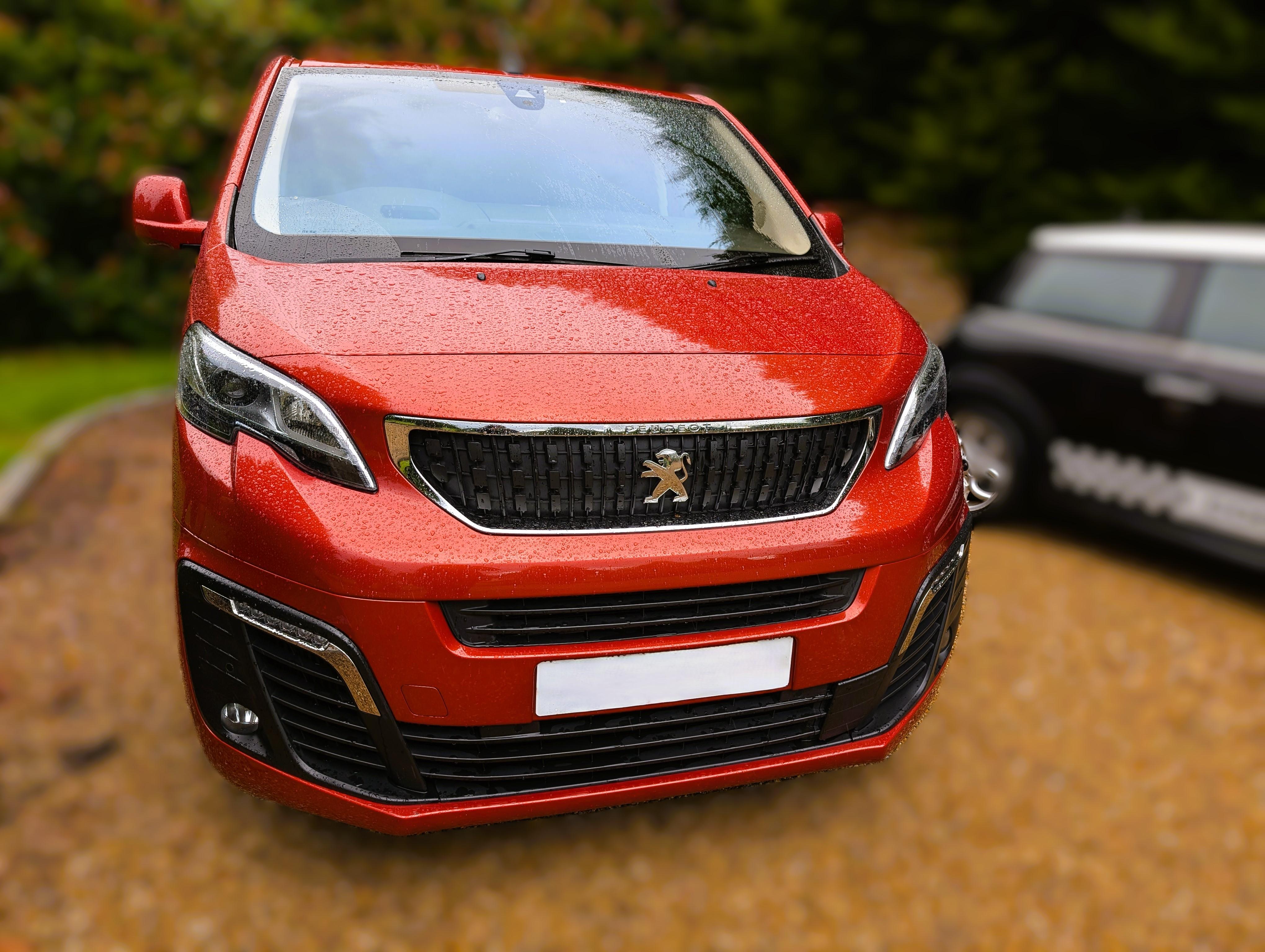 Peugeot Traveller 2019 in Banstead
