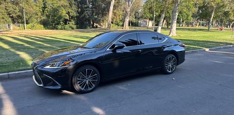 Lexus ES 2025