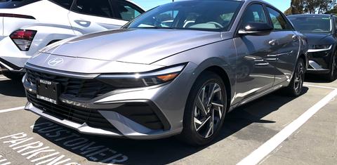 Hyundai Elantra 2025