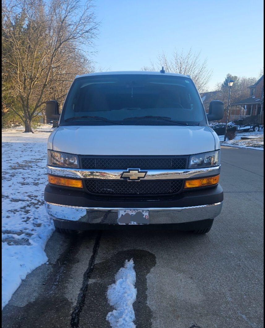 Chevrolet Express Cargo 2024 in Belleville, IL