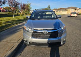 Toyota Highlander car