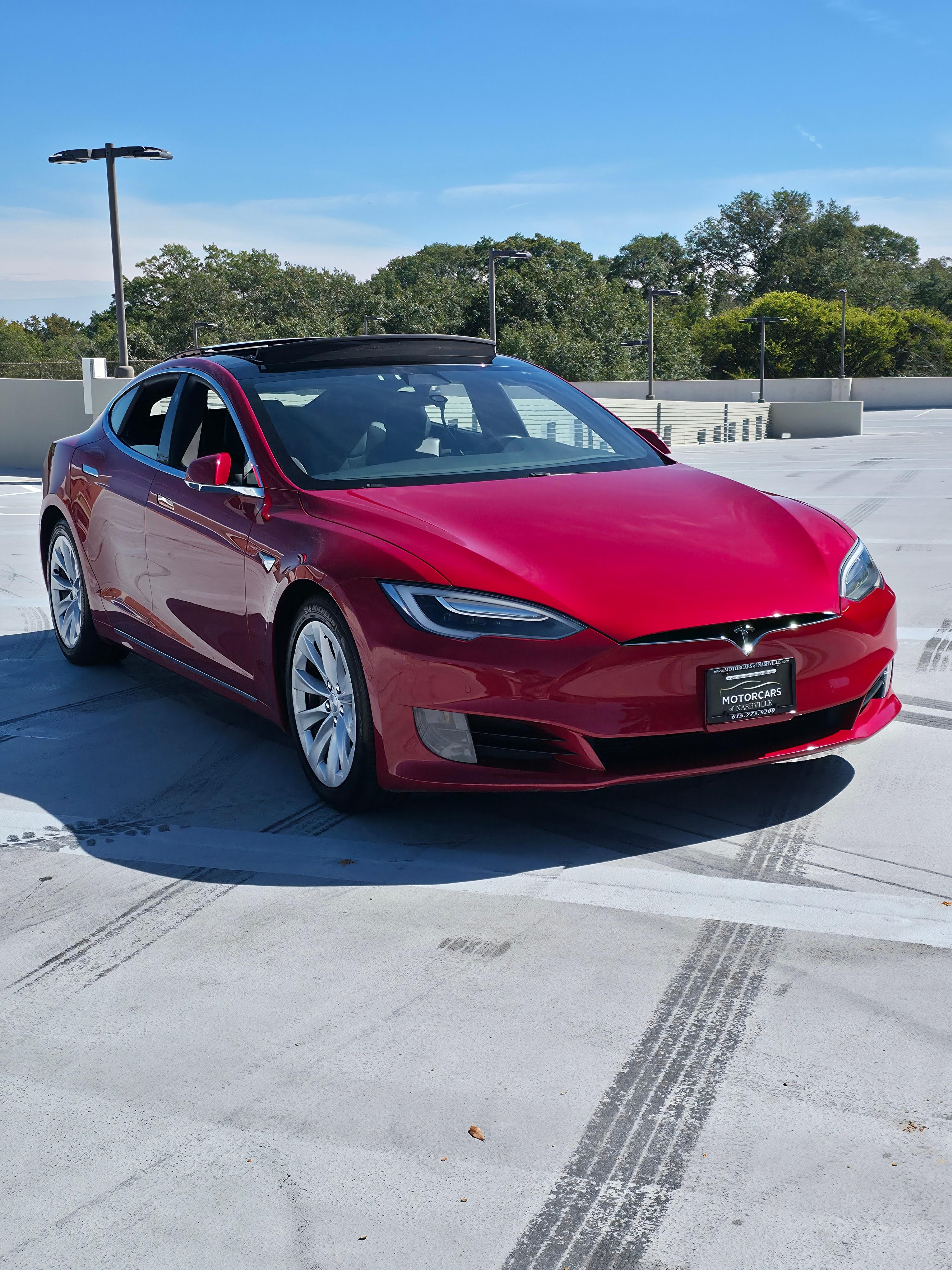 Tesla Model S 2017 in 