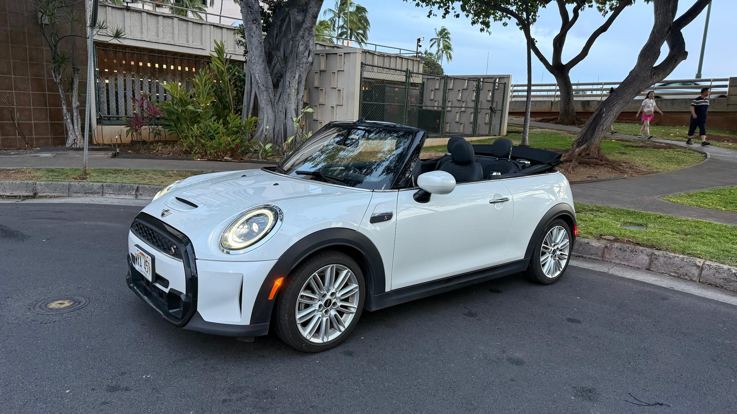 MINI Convertible 2024 in Honolulu, HI