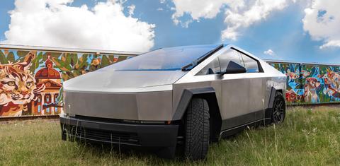 Tesla Cybertruck 2025